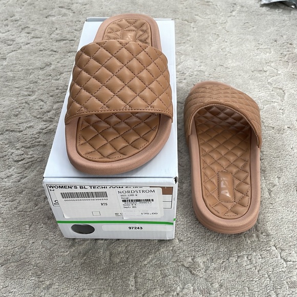 APL QUILTED LUSSO SLIDE CARAMEL - Picture 2 of 4